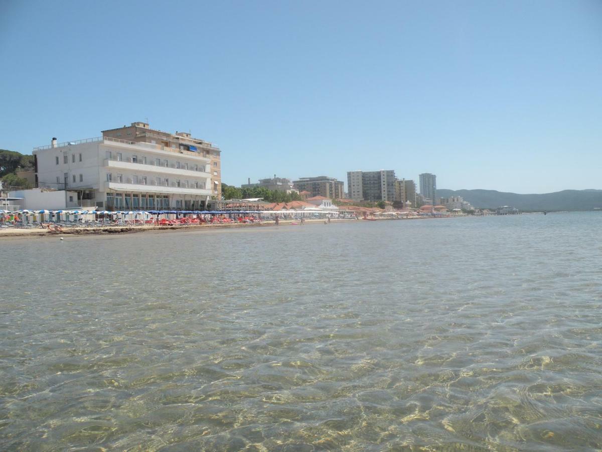 Hotel Parrini Follonica Eksteriør billede