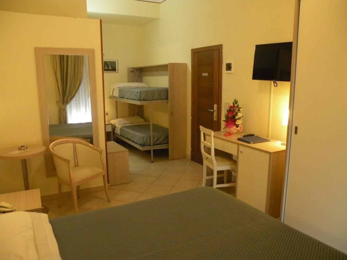 Hotel Parrini Follonica Eksteriør billede